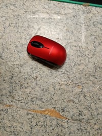 Mouse wireless Amazon Basics, roșu — defect — defect, pentru piese: fără receptor USB (stare: vezi a doua imagine) 2