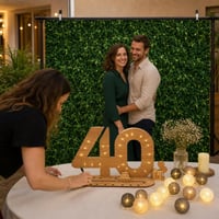 Narodeninový fotokútik: fotopozadie s listami + drevená kniha hostí 40 + LED svetelná reťaz 1