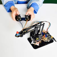 KEYESTUDIO 4DOF Robot Autó Kit Arduino Szenzorral Okostelefon Vezérléssel 3