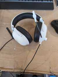 Drôtové herné slúchadlá Razer BlackShark V2 X, biele, 50 mm, 7.1 — chybné, na náhradné diely: zlomený konektor (stav: viď 2. obrázok) 2