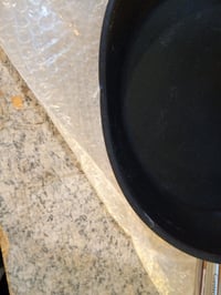 GastroSUS Industar DIAMAS Pro serpenyő 28 cm - Rozsdamentes acél nyél, tapadásmentes — horpadt, koszos felület (állapot: lásd a 2. képet) 2