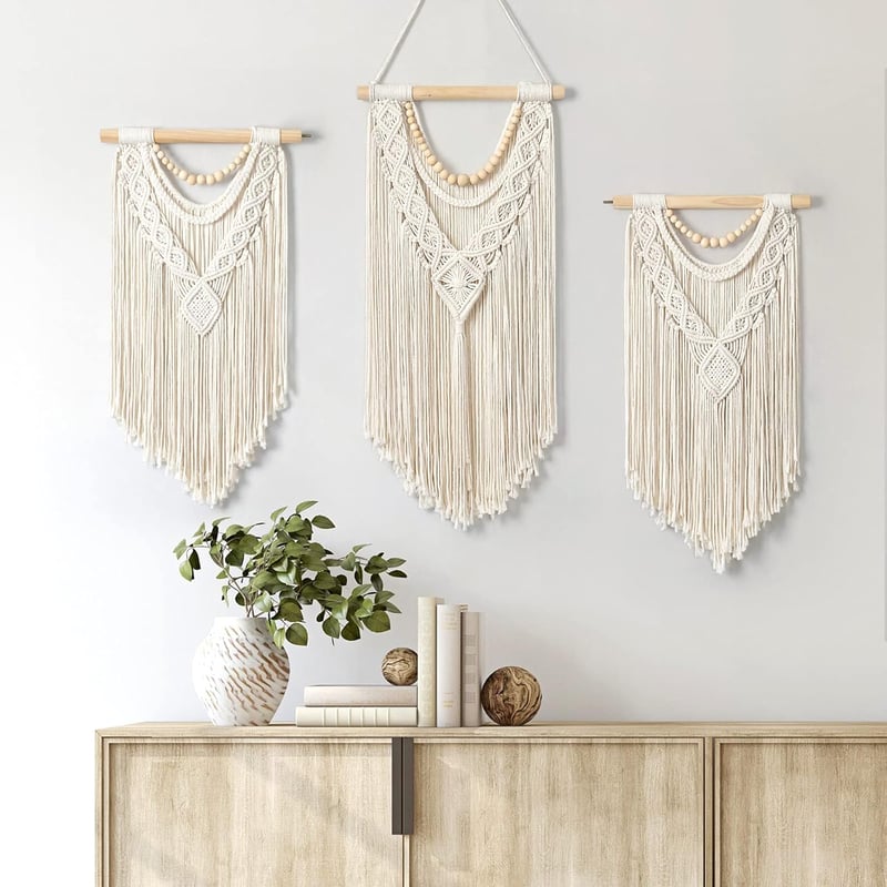 Boho makramé fali dekoráció gyöngyökkel és rojtokkal, 110x80cm