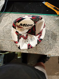 Futbalová lopta Mitre Impel Evo, bielo-čierno-červená, veľkosť 4 (obvod 63,5 – 66 cm), technológia Hyperseam, odolná tréningová lopta 3