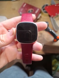 Inteligentné hodinky Fitbit Versa 4 so zabudovaným GPS, malinovo-ružový/medenoružový hliník, monitor srdcového tepu, sledovanie spánku, 6-dňová výdrž batérie, Android a iOS 3
