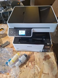 Multifunkčná atramentová tlačiareň Epson EcoTank ET-5170 – CHYBNÁ — chybná, čiastočne funkčná: Vyliaty atrament (stav: viď 2. obrázok) 2