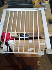 Safety 1st SecureTech zaštitna vrata bijela, montaža bez bušenja, 73-80 cm, otvaranje jednom rukom, dvostruko zaključavanje, za stepenice i vrata 2