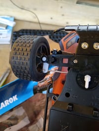 Mașină cu telecomandă Revell Control 24456 RC Truggy VW Amarok — defectă, funcționează parțial: nu virează la stânga (stare: vezi a doua fotografie) 7