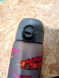 Sticlă pentru copii ion8 Sport 500 ml, etanșă, deschidere cu o singură mână, fără BPA — unitate principală cu urme de deteriorare în timpul transportului (stare: vezi a 2-a imagine) 2