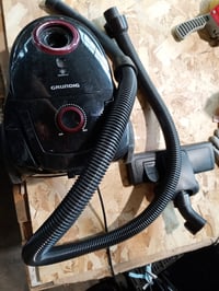 Vreckový vysávač Grundig VCC 3850 A 800 W 2,1 l čierna/červená — chybný, na náhradné diely: Nefunguje (stav: pozri 2. obrázok) 4