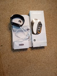 Ceas inteligent Xiaomi Mi Smart Band 8 negru, ecran AMOLED, monitorizare ritm cardiac, peste 150 de moduri sport, baterie de 16 zile, utilizat 2