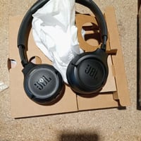 Bluetooth slúchadlá JBL Tune 530BT, čierne – chybné – chybné, na náhradné diely: Tlačidlo zapínania je zaseknuté (stav: pozri 2. obrázok) 2
