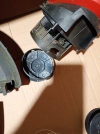 Elektrický vyžínač Einhell GC-ET 4530 – 4x sklopná motorová hlava, 180° — Chýbajú cievky so strunou (stav: pozri 2. obrázok) 3