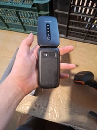 Mobilný telefón Panasonic KX-TU550EXB 4G so sklápacou konštrukciou pre seniorov, 2,8" displej, veľké tlačidlá, čierny – chybný, nezapne sa (stav: pozri 2. obrázok) 3