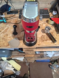 De'Longhi Dedica Style kézi tejhabosítós espresso kávégép, piros színű, karban tartott használt állapot 2
