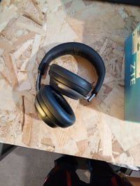 Căști Bose QuietComfort Ultra cu Bluetooth și anulare a zgomotului — defecte, funcționează parțial: casca stângă nu se aude (stare: vezi a 2-a fotografie) 2