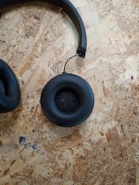 Sony WH-CH520 Bluetooth on-ear fejhallgató - fekete — töltőkábel nélkül, jobb oldal sérült (állapot: lásd a 2. képet) 2