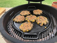 Weber ovális öntöttvas grill serpenyő 35,6 cm, előkezelt, univerzális 7