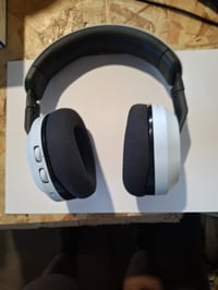 Bezdrôtové herné slúchadlá Turtle Beach Stealth 600 biele PS5 PS4 PC Bluetooth 80-hodinová výdrž batérie 50 mm meniče používané 5