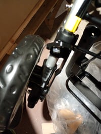Cărucior de cumpărături cu scaun Carlett Comfort Assist, gri închis — defect, funcționează parțial: o frână este deteriorată (stare: vezi a 2-a imagine) 2