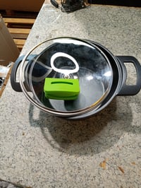 Oală înaltă BRA Prior cu capac de sticlă 24 cm — incompletă (un mâner de silicon lipsește — stare: vezi imaginea a 2-a) 2
