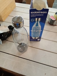 Opakovane použiteľná fľaša na sýtenú vodu SodaStream Fuse, 1 liter, bez BPA, vhodná do umývačky riadu, strieborná metalíza (stav: pozri 2. obrázok) 2