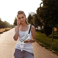 FASBET Ezüst Metallikus Övtáska Pillangó Dísszel - 80-as Évek Stílus Nőknek és Gyerekeknek 5
