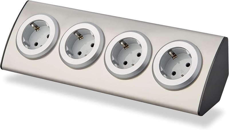 Vorex Rozsdamentes Acél Sarok Konnektor - 4 Schuko Aljzat USB-vel, Ezüst, Öntapadós, 45°-os Szerelés, Konyhai-Irodai Munkalaphoz, 3600W, 230