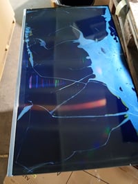 CHIQ L43QST 43 colos (108 cm) FHD QLED Smart TV Google TV HDR10 Dolby — hibás, alkatrésznek: betört kijelző (állapot: lásd a 2. képet) 2