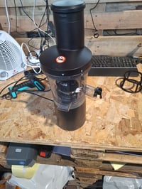 Panasonic MJ-L700KXE sokovnik za hladno prešanje, otvor od 75 mm, 150 W, mat crni, rabljeno 2