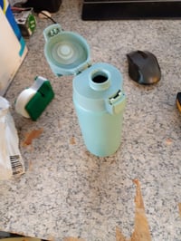 SIGG Shield Therm One termos boca 0,5 L sivo-plava - NEISPRAVNO: — neispravno, djelomično radi: slomljen zatvarač poklopca (stanje: vidi sliku 2) 3