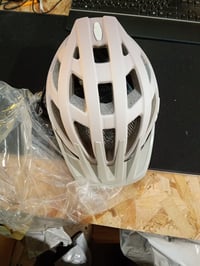 Cască de ciclism Uvex I-VO CC gri-roz mat, circumferință cap 56-60 cm — zgârietură cauzată de transport pe cască (stare: vezi a 2-a imagine) 3