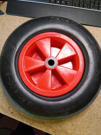 Roată de roabă Relaxdays 4.80/4.00-8, cauciuc plin, jantă din plastic, fără pană, max. 100 kg, negru-roșu, utilizat 3