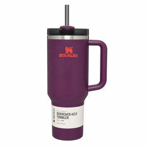 Cană termos Stanley Quencher H2.0 FlowState cu pai, 1,18 L, culoare prună, oțel inoxidabil, izolație cu perete dublu, varianta Core, utilizată