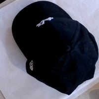 New Era New York Yankees 9Forty podesiva bejzbol kapa crno-bijela s izvezenim MLB NY logotipom uniseks 2