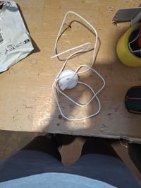 Magnetická bezdrôtová nabíjačka Rose-Rider MagSafe pre iPhone 17/16/15/14/13/12 a AirPods — Chýba držiak/stojan (stav: pozri 2. obrázok) 2