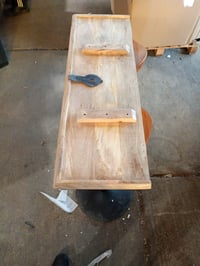 vidaXL Nyers Mangófa Tárolóláda 110x35x40 cm Fém Sarokveretekkel Vintage — letört szegő az alján és a fedélen (állapot: lásd a 2. képet) 3
