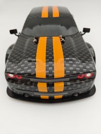 FelizWina RC driftovacie auto na diaľkové ovládanie, mierka 1:14, pohon 4WD, 25 km/h, s LED osvetlením a 2 batériami, pretekárske auto pre deti, chlapcov aj dievčatá 2