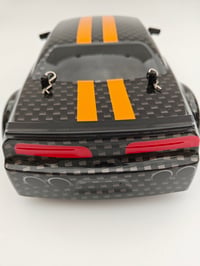 FelizWina RC driftovacie auto na diaľkové ovládanie, mierka 1:14, pohon 4WD, 25 km/h, s LED osvetlením a 2 batériami, pretekárske auto pre deti, chlapcov aj dievčatá 4