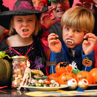 FEPITO Halloween Cupcake Toppers 60 db Fogvájó Dekoráció Tortához Partira 7