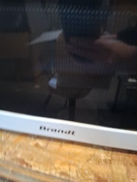 Cuptor cu microunde Brandt SM2016W, 20L, 700W, alb, 6 nivele de putere — defect, pentru piese: ușă și panou de control deteriorate (stare: vezi a 2-a fotografie) 5