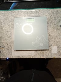 Beurer GS 10 Üveg Személymérleg csillogó hatással, LCD kijelző 26 mm számmagassággal, 180 kg — használt (állapot: lásd a 2. képet) 2