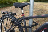 Skladací zámok na bicykel Fischer s držiakom, čierny, 85 cm – Bezpečnostný skladací zámok 6