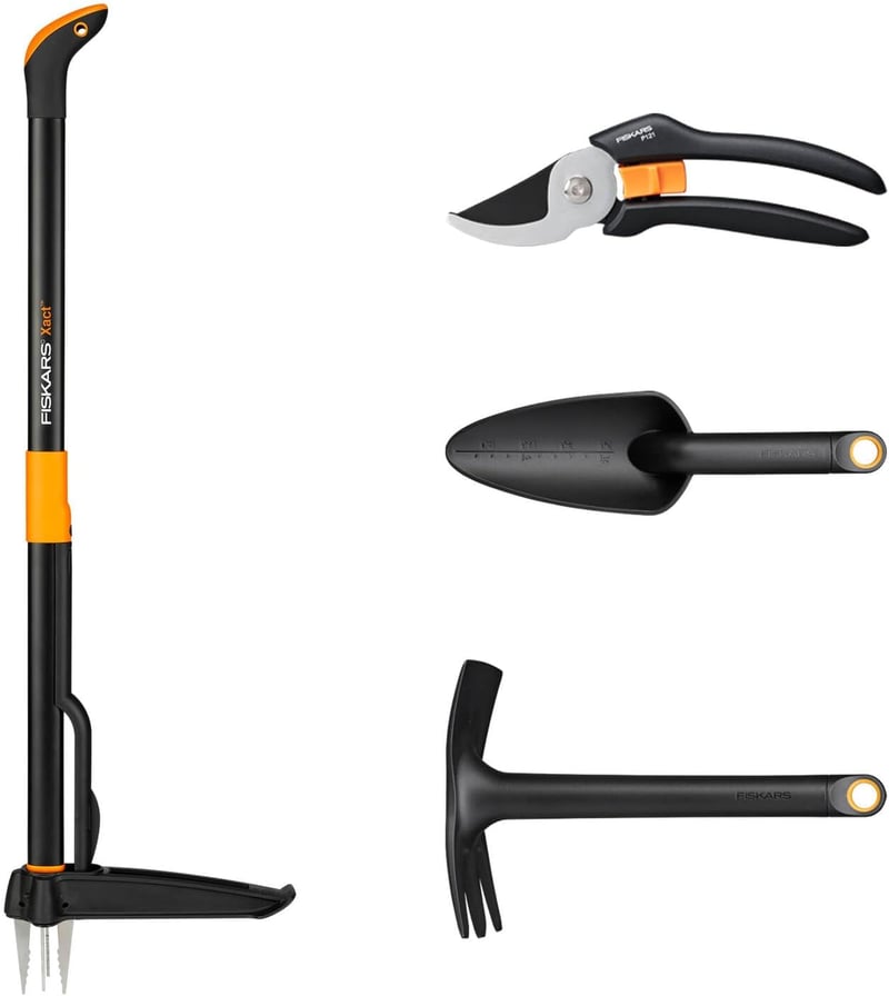 Fiskars 4 részes kertészeti szerszám szett gyomirtó kapával és metszőollóval - Weed Cutter/Planting Tool Kit (includes pruning shears)
