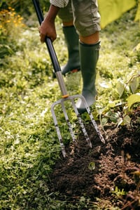 Fiskars vrtne vile za kopanje za tvrdo i kamenito tlo, 4 zupca, vrtni alat duljine 132 cm 7