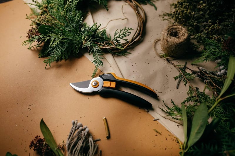 Fiskars Bypass Metszőolló L P341 Friss Ágakhoz Rozsdamentes Acél 20,5cm - Bypass - P341