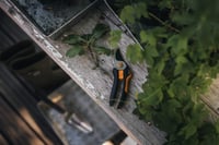 Foarfecă de grădină Fiskars Bypass Solid P321, mărimea M, pentru ramuri verzi, lamă din oțel inoxidabil cu strat antiaderent, 20,1 cm, negru/portocaliu 5