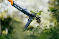 Fiskars Ergonomic izvlači korov 1082708 | Dugačka drška, 4 kraka od nehrđajućeg čelika, ergonomska drška, sustav za izbacivanje, crna/narančasta 7