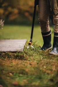 Nožnice na trávu Fiskars GS46 Servo-System s dlhou násadou, 100 cm, oceľové čepele, čierna/oranžová, 1000590 4