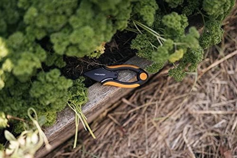Fiskars Herb Scissors 5.1" rozsdamentes acél pengék fekete-narancssárga SP-220