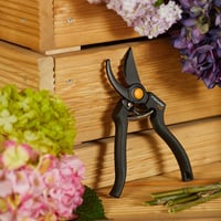 Fiskars Professzionális Bypass Kerti Olló Teflonbevonatú Pengével - Pro P90 8